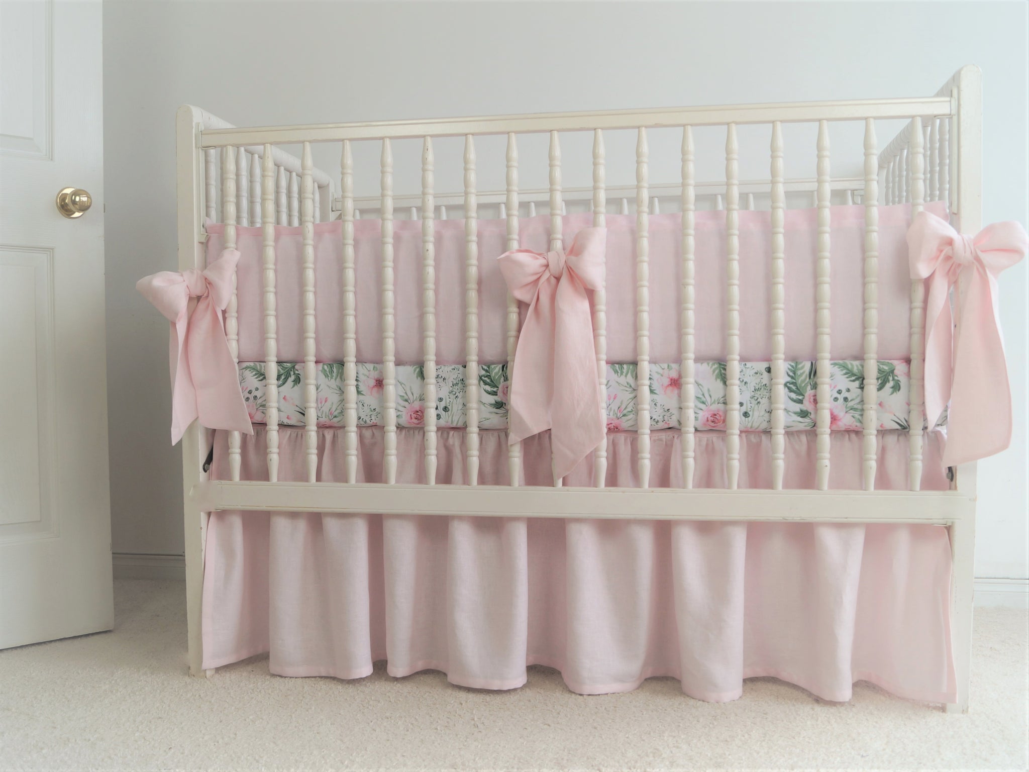 Girl crib discount bedding with bumper